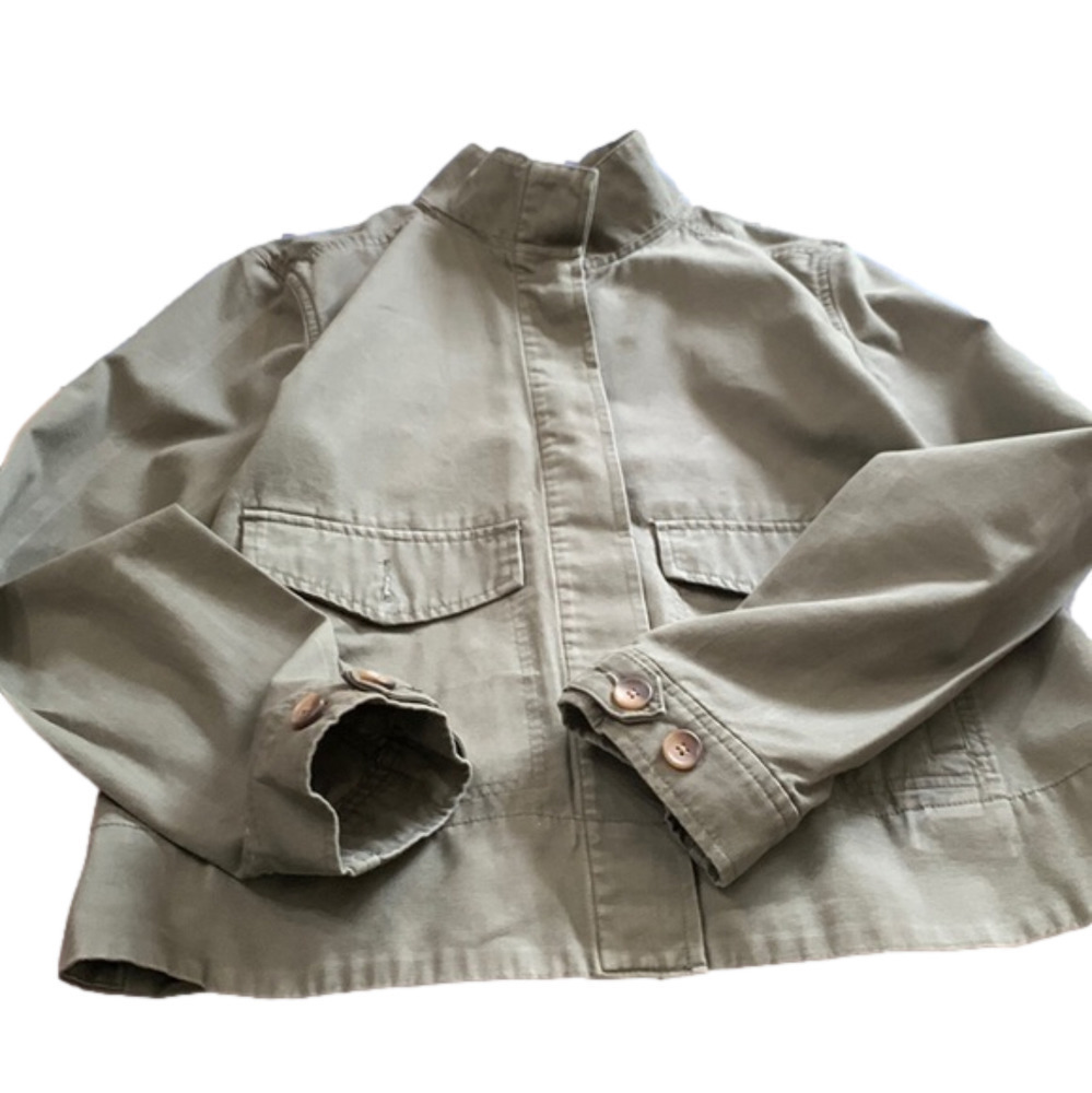 Gap olive crop jacket  M  trendy